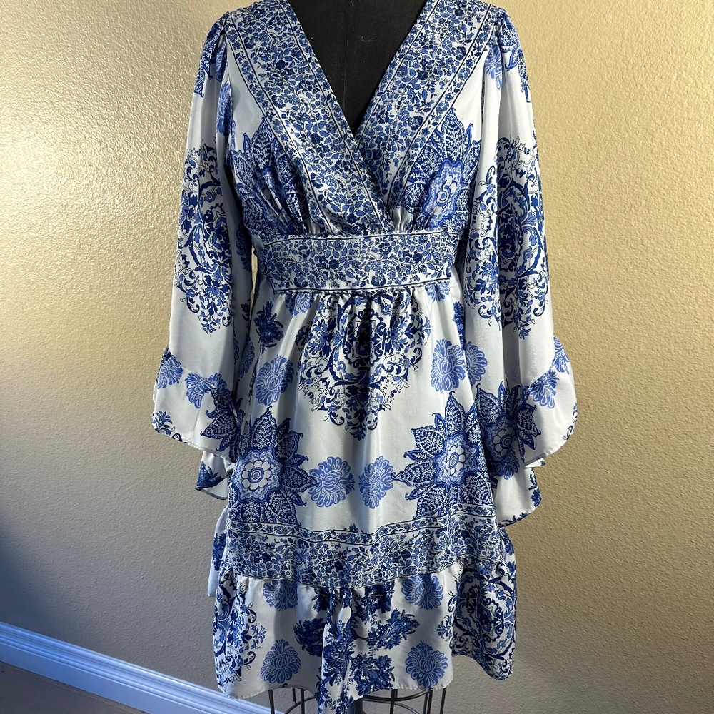 Betsey Johnson, size 8, country floral print dress